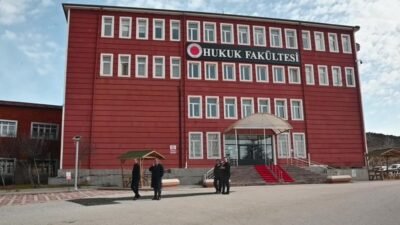 TBMM Başkanvekili Bekir Bozdağ, yeni anayasa ihtiyacı konusunda ayrımsız olan