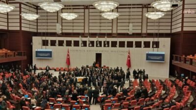 TBMM Genel Kurulu'nda yeni Adalet Bakanı Akın Gürlek’in yemin töreni sırasında