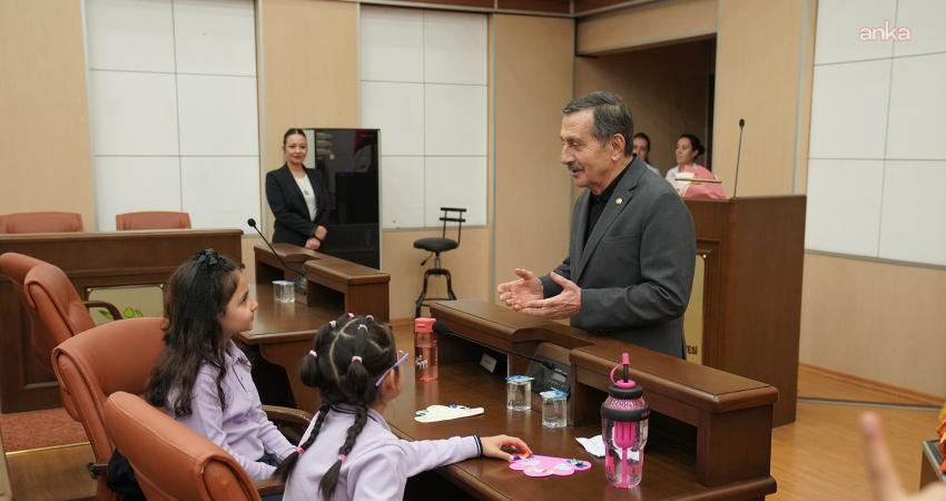 Tepebaşı Belediye Başkanı Ahmet Ataç, Çamlıca Ticaret Odası İlkokulu 2/B