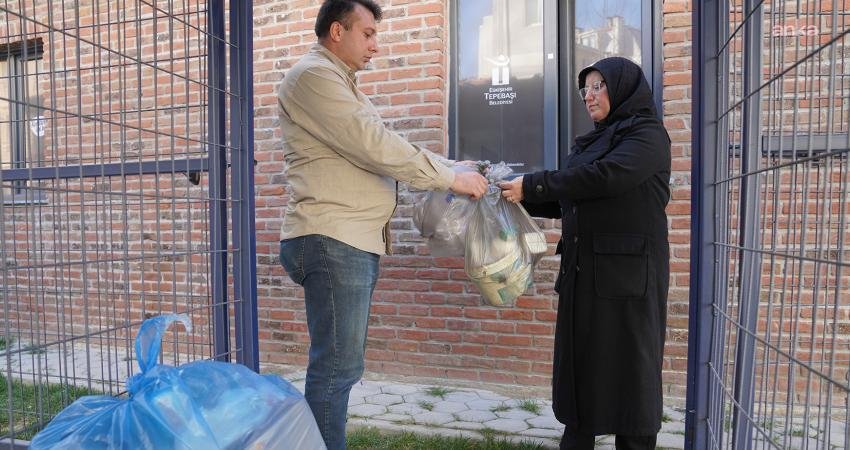 Tepebaşı Belediyesi, “El Birliğiyle Temiz Çevre Temiz Tepebaşı” sloganıyla oluşturduğu