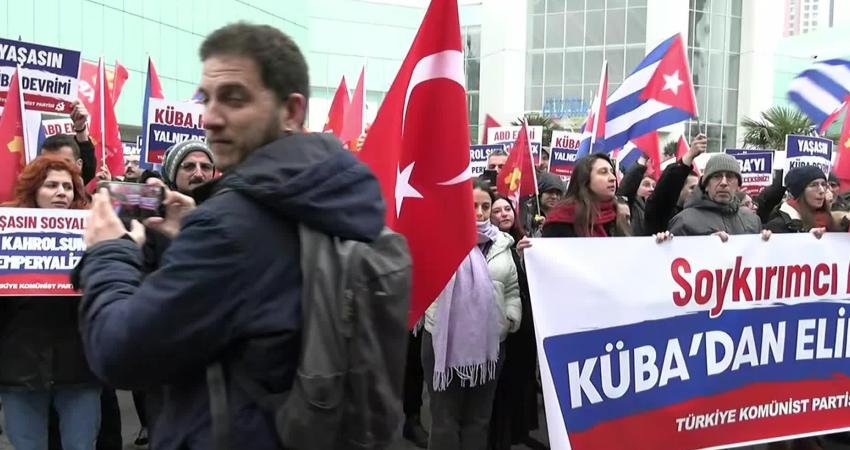 TKP’den, “Soykırımcı ABD, Küba’dan elini çek” eylemi… Kemal Okuyan: “Küba, emperyalist dünyaya egemen olan zihniyeti tehdit ediyor” Türkiye Komünist Partisi (TKP) Genel Sekreteri Kemal Okuyan, "Küba, emperyalist dünyaya
