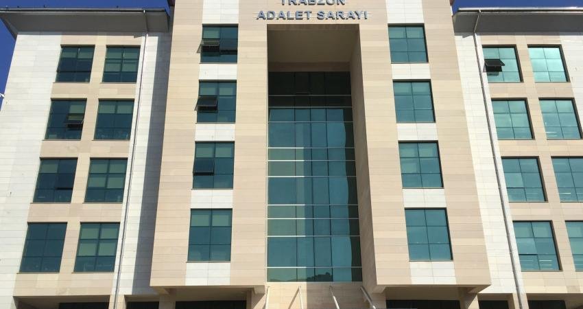 Trabzon’da 3 kişinin öldürüldüğü “yayla katliamı” davasında karar çıktı Trabzon’un Araklı ilçesindeki Haçovit Yaylası'nda Arif (67), eşi Gülüzar (61) ile