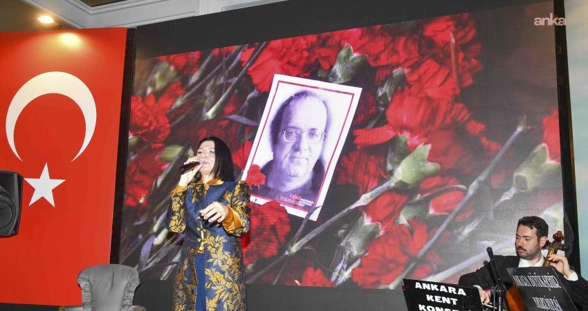 Uğur Mumcu, Ankara Kent Konseyi’nde “Yürekli Kalem” programıyla anıldı Gazeteci ve yazar Uğur Mumcu, Ankara Kent Konseyi’nde (AKK) 33.