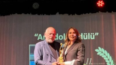 Tiyatro Gazetesi’nin düzenlediği Uluslararası 11. Anadolu Tiyatro Ödülleri törenle sahiplerine