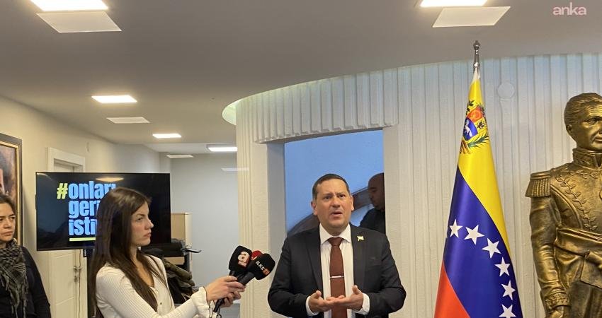 Venezuela'nın Ankara Büyükelçisi Freddy Eduardo Molina Gutierrez, Venezuela Devlet Başkanı