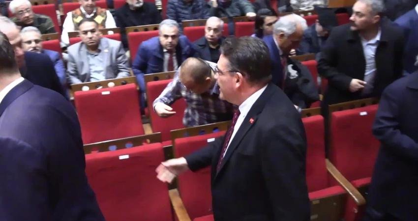 Yankı Bağcıoğlu: Savunma sanayisini iktidar olmamız halinde 10 kat daha iyi hale getireceğiz CHP Genel Başkan Yardımcısı Yankı Bağcıoğlu, savunma sanayi politikalarına ilişkin