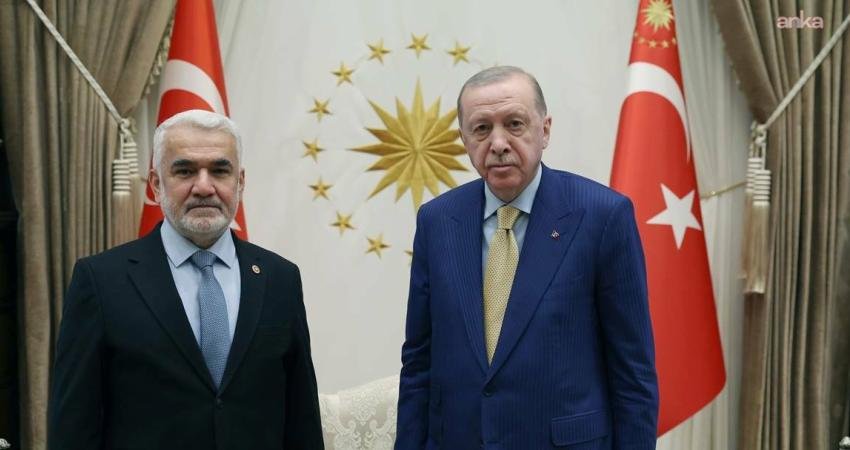 Yapıcıoğlu’ndan Erdoğan görüşmesine ilişkin açıklama: Komisyon raporu ve atılması gereken adımlara dair fikirlerimi paylaştım HÜDA PAR Genel Başkanı Zekeriya Yapıcıoğlu, Cumhurbaşkanı Recep Tayyip Erdoğan ile