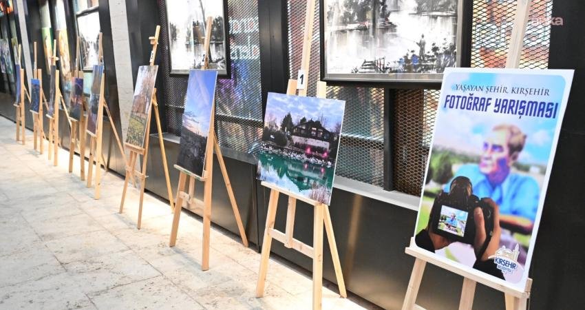 “Yaşayan Şehir, Kırşehir” temalı fotoğraf yarışmasına katılan fotoğrafların yer aldığı