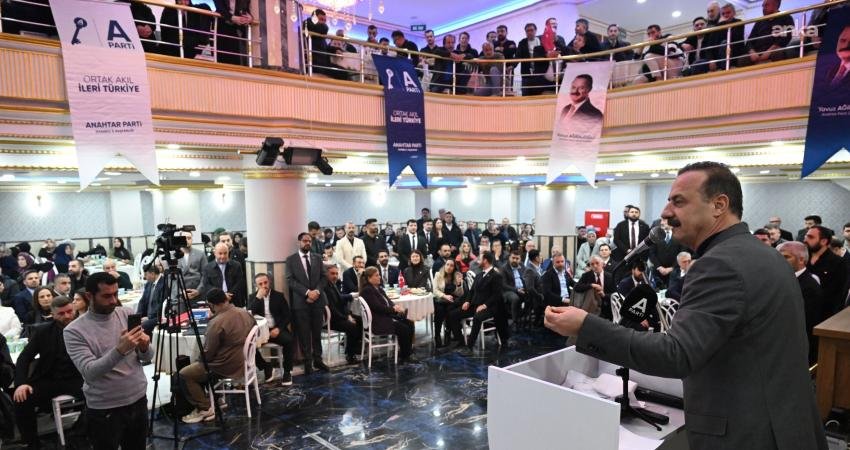 Yavuz Ağıralioğlu: Siyasette rekabet kalite getirir Anahtar Parti Genel Başkanı Yavuz Ağıralioğlu, İstanbul’da düzenlenen Yolüstü Belediye