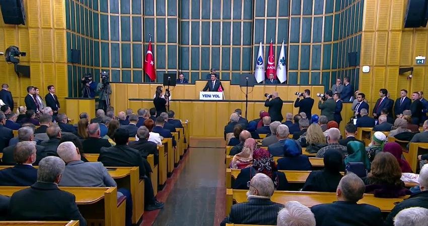 Saadet Partisi Genel Başkanı Mahmut Arıkan, Yeni Yol Grup toplantısında