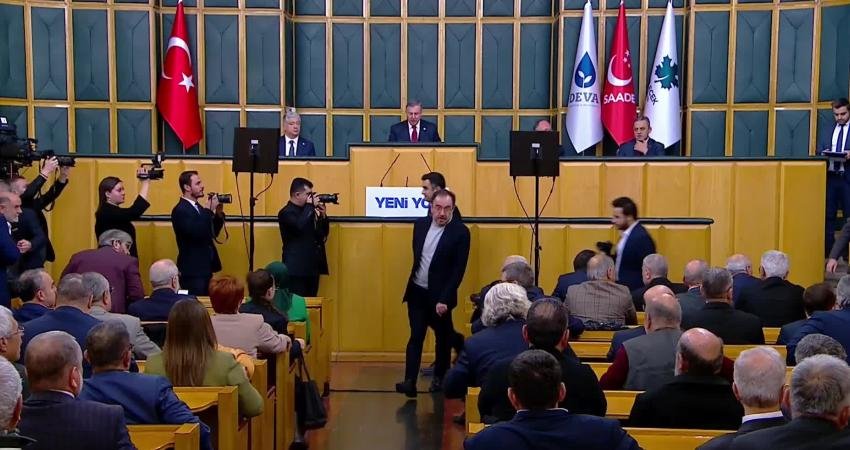 Yeni Yol Grup Toplantısı… Mahmut Arıkan: “AK Parti iktidarında devletin sert yüzü millete, müşfik yüzü yabancıya gösteriliyor” Saadet Partisi Genel Başkanı Mahmut Arıkan, "Hiçbir hedefi tutturamayan iktidar,