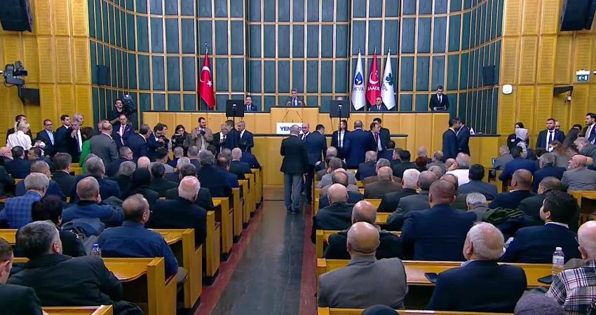 Saadet Partisi Genel Başkanı Mahmut Arıkan, "'AK' demekle pak olunmuyor.