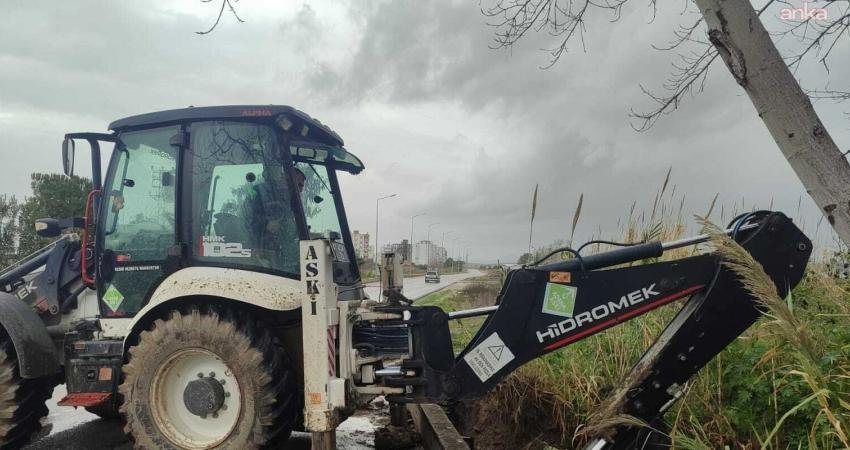 Yumurtalık’ta yoğun yağışa karşı koordineli çalışma Yumurtalık Belediyesi ekipleri, kentte etkili olan yoğun yağışın yaşamı olumsuz