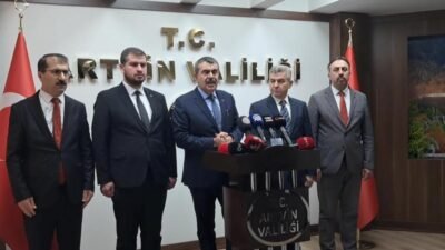 Milli Eğitim Bakanı Yusuf Tekin bir dizi program kapsamında Artvin’e