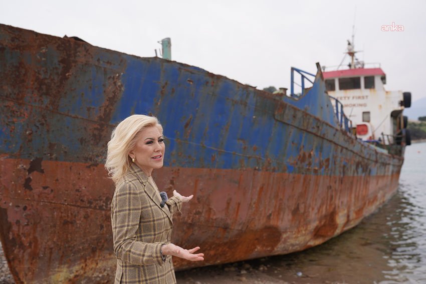 Urla’da izinsiz gemi sökümüne ceza… AK Partili Bursalı Aksoy: Tepkiler haklı, sürecin takipçisiyiz AK Parti İzmir Milletvekili Şebnem Bursalı Aksoy, Urla Demircili Sahili’nde