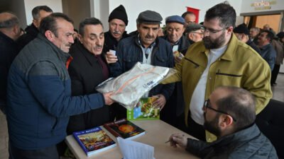 Ankara Büyükşehir Belediyesi (ABB), Çubuk’ta arıcılık yapan yetiştiricilere yönelik “Kışlatmadan