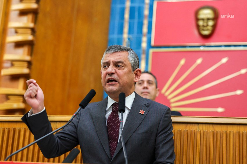 CHP Genel Başkanı Özgür Özel, Bolu Belediye Başkanı Tanju Özcan’ın