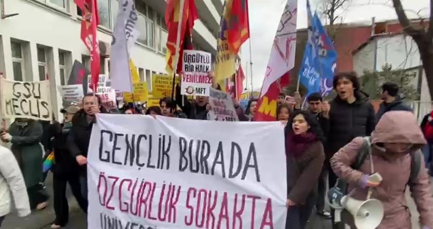 19 Mart operasyonunun birinci yılı nedeniyle dün akşam İstanbul Üniversitesi'nden