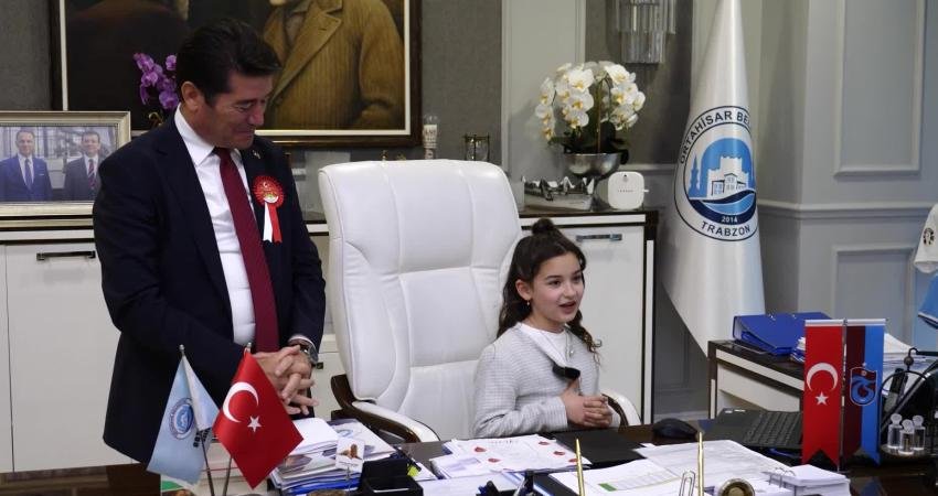 Ortahisar Belediye Başkanı Ahmet Kaya’nın 23 Nisan’da koltuğunu devrettiği 10