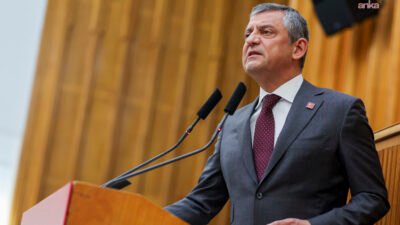 CHP Genel Başkanı Özgür Özel, petrol fiyatlarındaki artışa dikkati çekerek, "Eğer enflasyonla