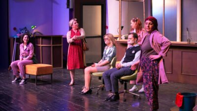 İzmir Büyükşehir Belediyesi, Dünya Tiyatro Günü’nü iki sahnesinde ücretsiz oyunlarla kutladı İzmir Şehir Tiyatroları, 27 Mart Dünya Tiyatro Günü’nü ücretsiz olarak