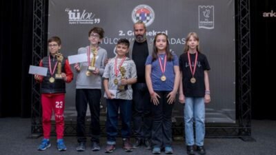 Kuşadası Belediyesi ev sahipliğinde düzenlenen "2’nci Geleneksel TÜLOV Vakfı Kuşadası