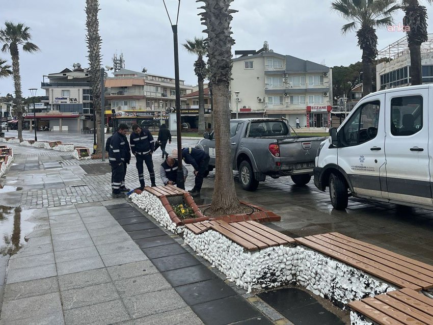 Didim Altınkum’da elektrik kaçağı bir köpeğin ölümüne neden oldu Didim Altınkum’da bir aydınlatma direğinde oluştuğu iddia edilen elektrik kaçağı,