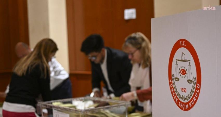 5 beldede seçim: YSK, seçime katılma yeterliğine sahip 41 partiye seçmen kütük listelerinin verilmesine karar verdi (Bekleyecek) Yüksek Seçim Kurulu (YSK), 7 Haziran'da 5 beldede yapılacak belediye