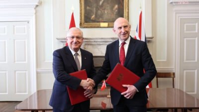 Milli Savunma Bakanı Yaşar Güler ile Birleşik Krallık Savunma Bakanı