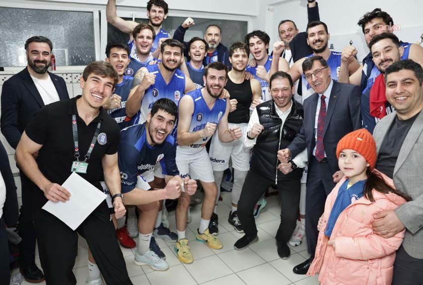 Türkiye Basketbol Federasyonu (TBF) 2. Lig’de mücadele eden Kütahya Belediyespor,