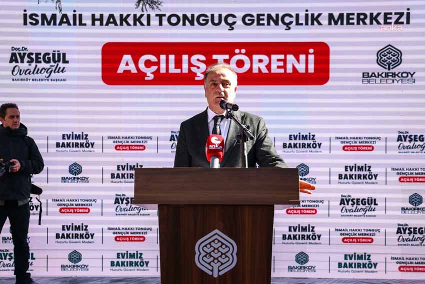 Bakırköy'de İsmail Hakkı Tonguç Gençlik Merkezi açılışında konuşan İBB Başkanvekili