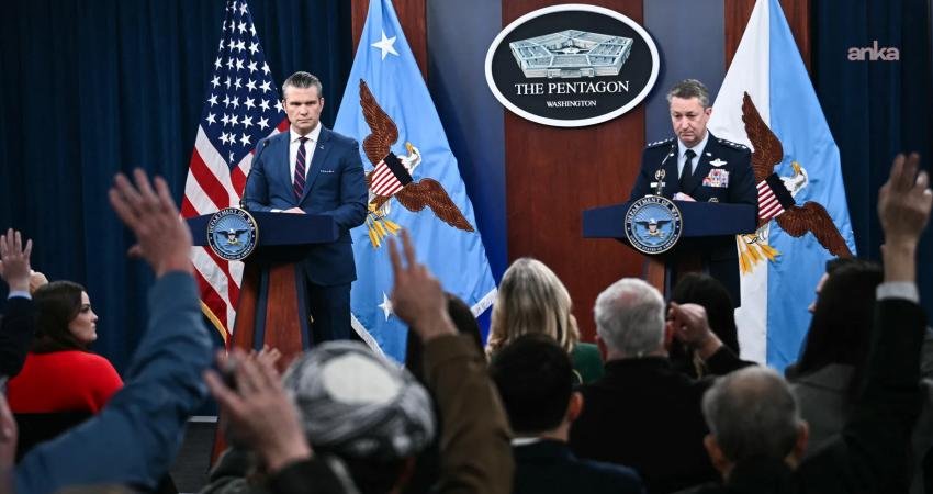 ABD Savaş Bakanı Pete Hegseth ve Genelkurmay Başkanı Dan Caine,