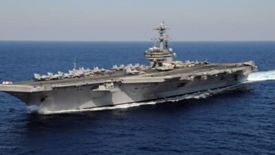 ABD medyasında yer alan haberlerde ABD Donanması’na ait USS George