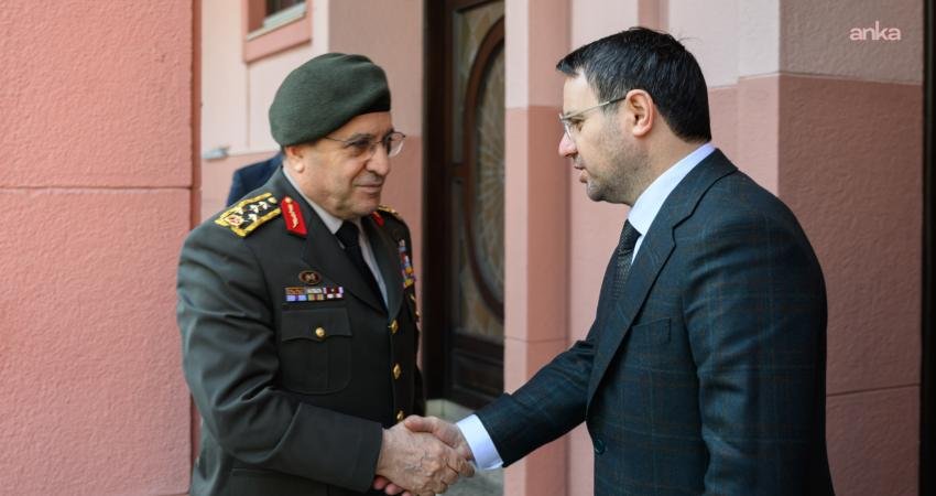 Adalet Bakanı Gürlek: “Genelkurmay Başkanı Bayraktaroğlu’nu bakanlığımızda ağırladık” Genelkurmay Başkanı Orgeneral Selçuk Bayraktaroğlu, Adalet Bakanı Akın Gürlek'i Adalet