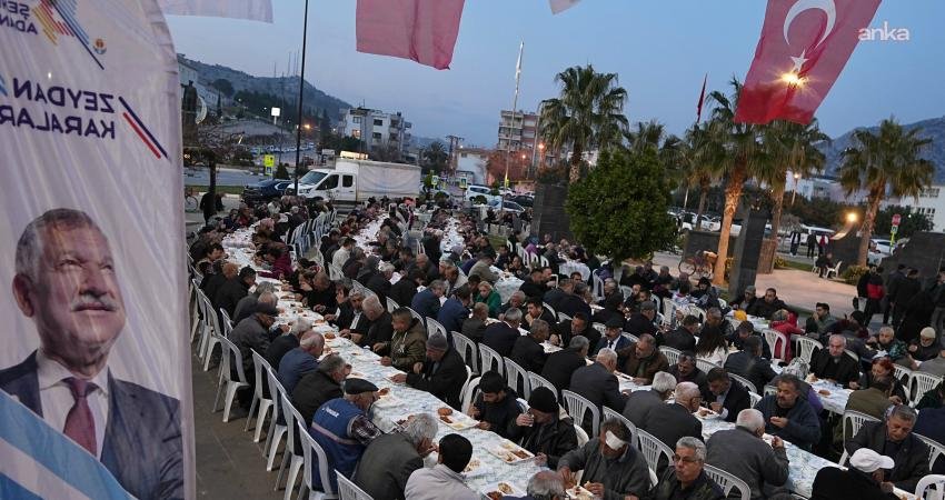 Adana Büyükşehir Belediyesi, Kozan ilçesi Şehit Mustafa Fehmi Kubilay Meydanı’nda kurduğu