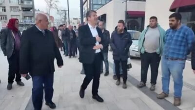 Adıyaman Belediye Başkanı Abdurrahman Tutdere, kent meydanında kurulan iftar çadırında