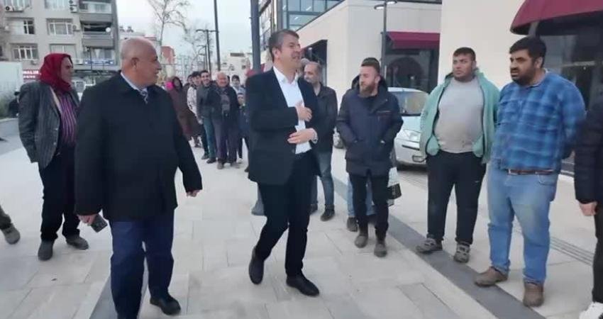 Adıyaman Belediye Başkanı Abdurrahman Tutdere, kent meydanında kurulan iftar çadırında