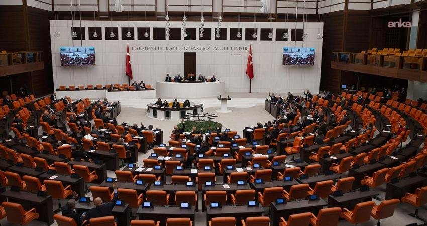 AK Parti, yeni kanun teklifini TBMM’ye sundu: Bedelli askerlik için belirlenen tutar yükseltiliyor AK Parti, şans ve bahis reklam giderlerinin matrahtan düşülmesinin sonlandırılması,