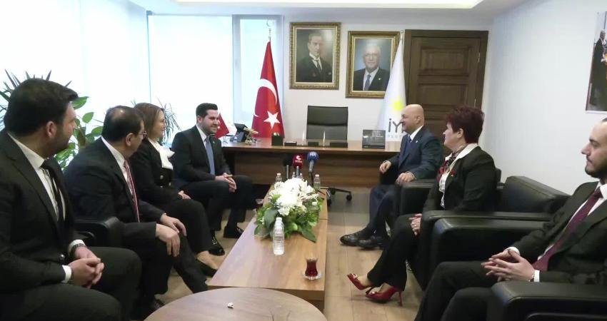 AK Parti’den İYİ Parti’ye bayram ziyareti… AK Partili Kurt: “Hepimizin ortak, tek bir amacı var: Ülkemize hizmet etmek” Ramazan Bayramı dolayısıyla AK Parti heyeti, İYİ Parti'yi ziyaret etti.