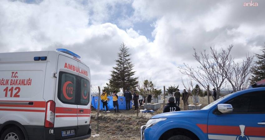 Aksaray’da bir erkek boşanma aşamasında olduğu eşini öldürdü Aksaray’ın Ortaköy ilçesine bağlı Oğuzlar Köyü’nde bir kişi eşini av