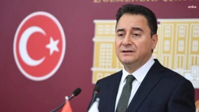 DEVA Partisi Genel Başkanı Ali Babacan, tarihçi, akademisyen ve yazar