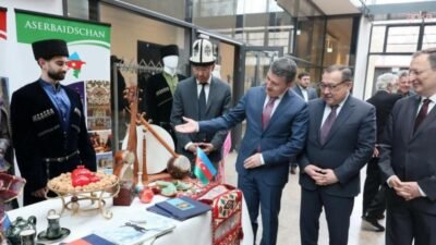 Berlin Büyükelçiliği’nin himayesinde düzenlenen Nevruz kutlamasında, Türk dünyası temsilcileri bir