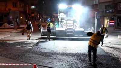 Bornova Belediyesi, İZSU’nun altyapı çalışmaları nedeniyle bozulan yolları kazıyıp yeniden