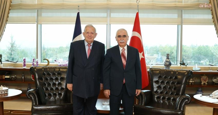 Anayasa Mahkemesi Başkanı Özkaya, Fransa Anayasa Konseyi Üyesi Mezard’ı kabul etti Anayasa Mahkemesi Başkanı Kadir Özkaya, Türkiye’ye çalışma ziyareti gerçekleştiren Fransa