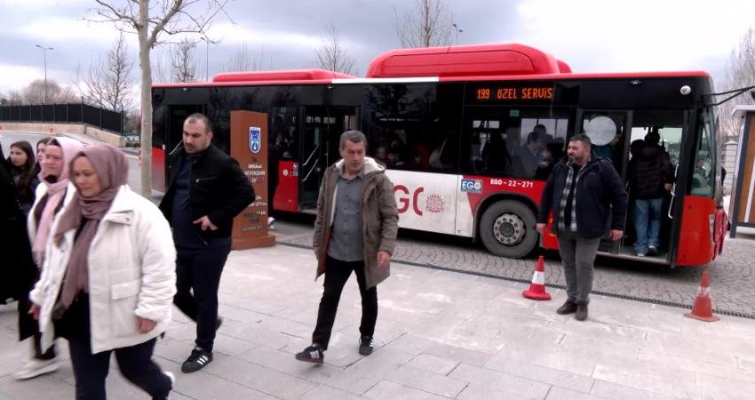 Ankara’da vatandaşlar bayram heyecanını, Büyükşehir Belediyesi’nin parklarında yaşadı Ankara'da vatandaşlar, Ramazan Bayramı’nın tadını Büyükşehir Belediyesi’nin parklarında çıkardı. Özellikle