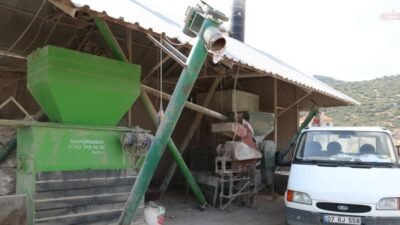 Antalya Büyükşehir Belediyesi, Korkuteli'nin Yazır Mahallesi'ne kazandırdığı yem ezme ve