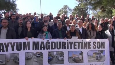 Artuklu Belediyesi yöneticilerinin de arasında bulunduğu yurttaşlar, Mardin Büyükşehir Belediyesi'ni su