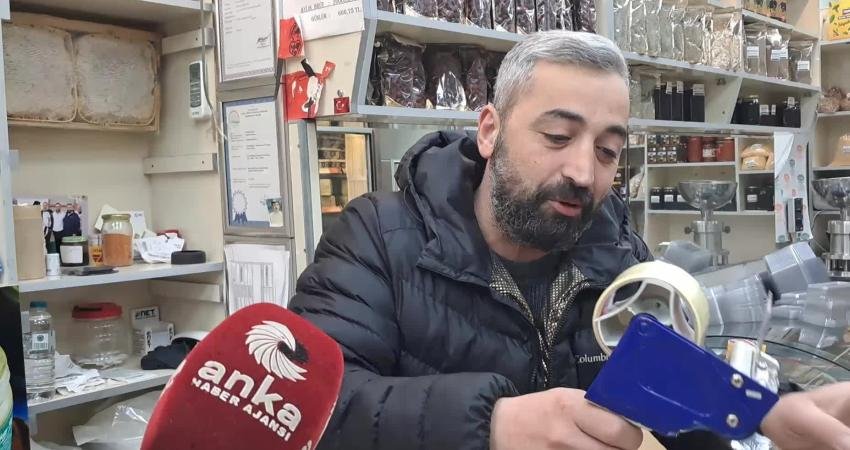 Artvin’de yaklaşık 35 yıldır berberlik yapan Ümit Tüysüz, "İnsanlarda alım