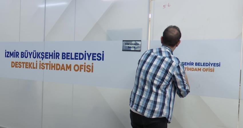 Asperger sendromlu yüksek mühendis, Eşrefpaşa Hastanesi’nde görevde Türkiye’nin bilinen ilk asperger sendromlu biyomedikal yüksek mühendisi Oğuzhan Efe