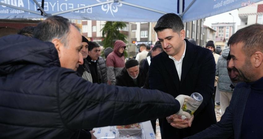 Ataşehir Belediye Başkanı Adıgüzel’den bayram mesaisi Ataşehir Belediye Başkanı Onursal Adıgüzel, Ramazan Bayramı süresince sahadaki ziyaretlerini